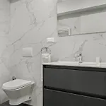 Aparthotel Crown Penthouse - Luxurious, & Vista , By Uni88 Bucharest