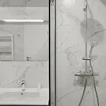 Crown Penthouse - Luxurious, & Vista , By Uni88