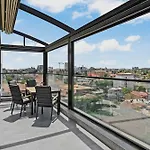 Crown Penthouse - Luxurious, & Vista , By Uni88 Aparthotel 4*