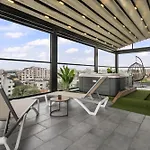Crown Penthouse - Luxurious, & Vista , By Uni88 Bucharest