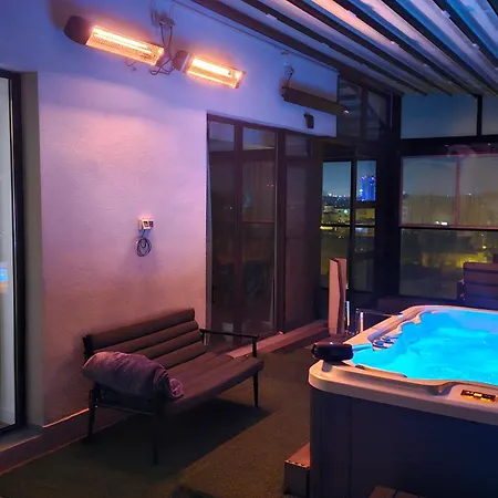 Crown Penthouse - Luxurious, & Vista , By Uni88 Bucarest