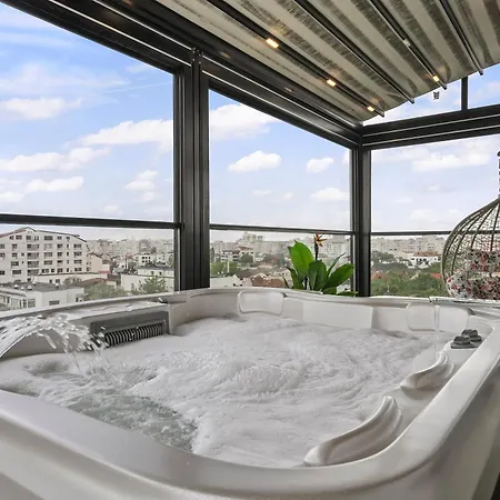 Crown Penthouse - Luxurious, & Vista , By Uni88 4*