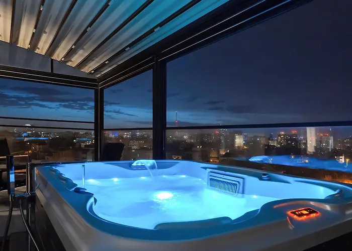 Crown Penthouse - Luxurious, & Vista , By Uni88 アパートホテル ブカレスト