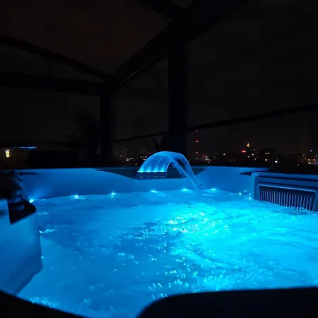 Apartahotel Crown Penthouse - Luxurious, & Vista , By Uni88 4*