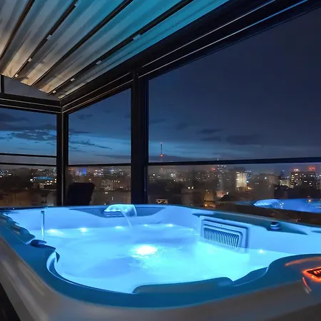 Crown Penthouse - Luxurious, & Vista , By Uni88 Aparthotel Bucharest