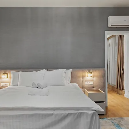 Crown Penthouse - Luxurious, & Vista , By Uni88 Apart-hotel