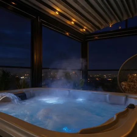 Crown Penthouse - Luxurious, & Vista , By Uni88 Bucarest