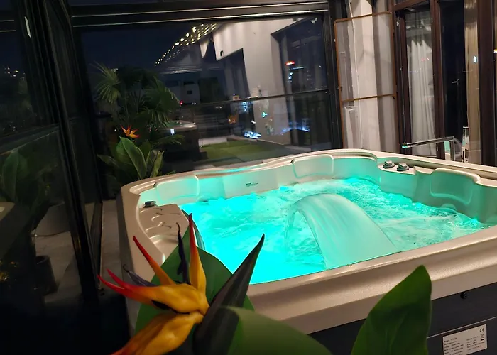 Crown Penthouse - Luxurious, & Vista , By Uni88 Hotel de apartamente Bucureşti