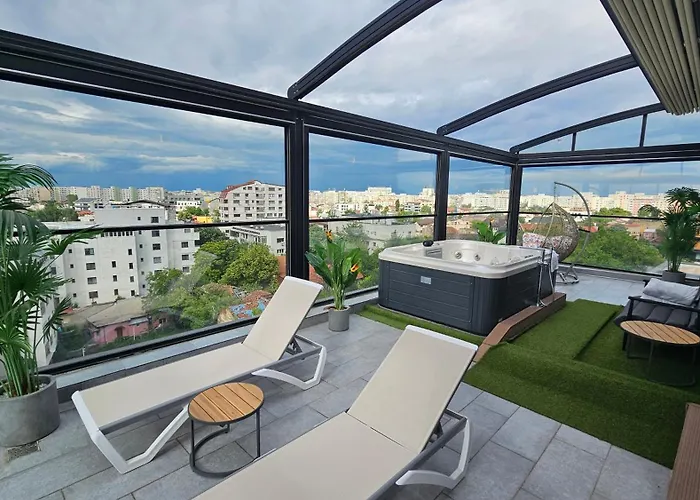 Crown Penthouse - Luxurious, & Vista , By Uni88 Apartahotel