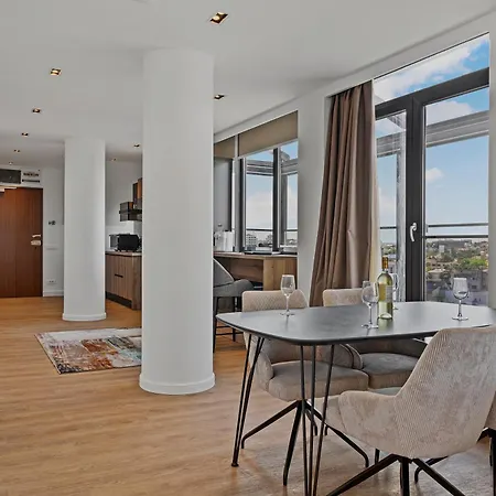 Crown Penthouse - Luxurious, & Vista , By Uni88 4* Бухарест