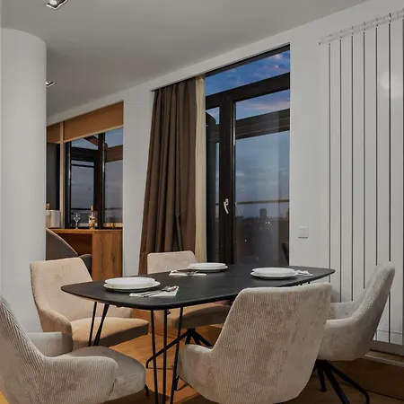 Апарт-готель Crown Penthouse - Luxurious, & Vista , By Uni88