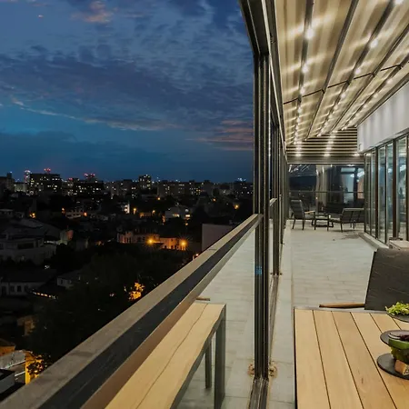 Crown Penthouse - Luxurious, & Vista , By Uni88 아파트호텔 부쿠레슈티