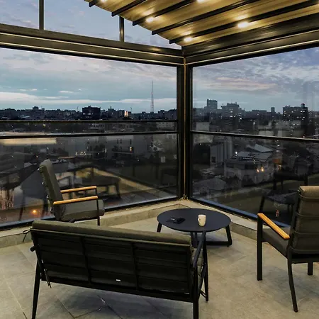 Crown Penthouse - Luxurious, & Vista , By Uni88 부쿠레슈티